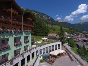  Hotel Stella Montis  Кампителло